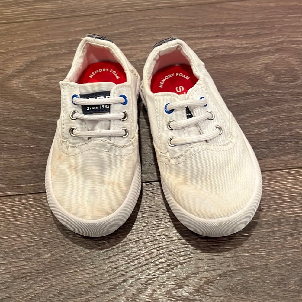 Toddler girls Sperry slip on shoes Size 5.5